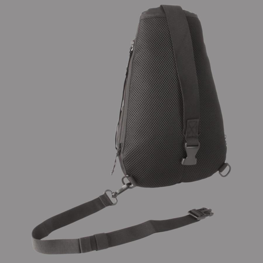 最大50% 2/15限定 アンブロ リュック 22L/25L 軽量 男子 女子 中学生 高校生 黒 通学 部活 ボディバッグ スクールバッグ A4 B4 リヴラメント UMBRO 70767 | umbro | 19