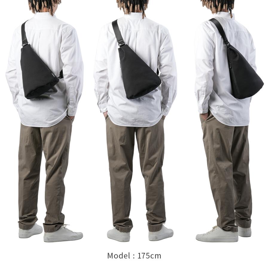 un plus un アンプリュスアン スタッズ付き バッグ【未使用品】 Un coeur 最大49% 9/1限定 アンクール ショルダーバッグ メンズ