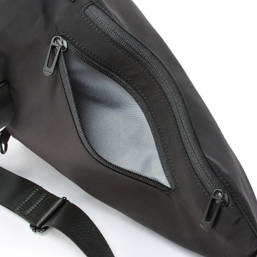 Un coeur（アンクール） 最大51% 1/13限定 ハッチ ショルダーバッグ