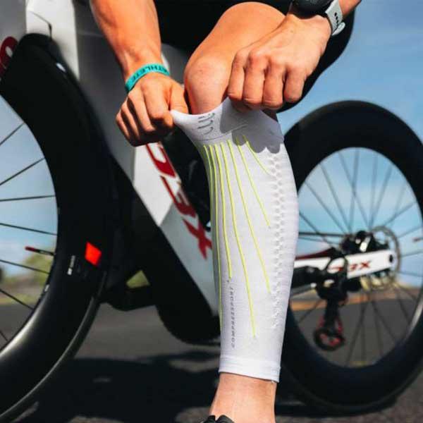 COMPRESSPORT コンプレスポーツ R2 エアロ（カーフスリーブ）：WHITE