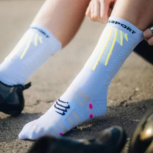 COMPRESSPORT エアロ ソックス：WHITE/SAFE YELLOW/NEO PINK |  | 02