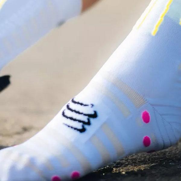 COMPRESSPORT エアロ ソックス：WHITE/SAFE YELLOW/NEO PINK |  | 03
