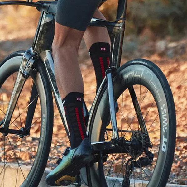 COMPRESSPORT エアロ ソックス：BLACK/RED |  | 03