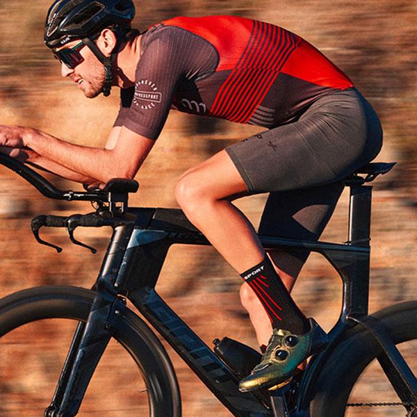 COMPRESSPORT エアロ ソックス：BLACK/RED |  | 04