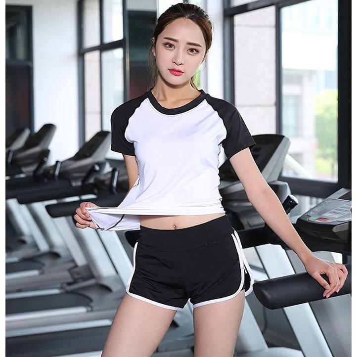 スポーツウェア レディース トレーニング ジム 上下 スパッツ一体型 ２点セット 半袖 ショートパンツ 速乾 伸縮 動きやすい ホワイト |  | 06