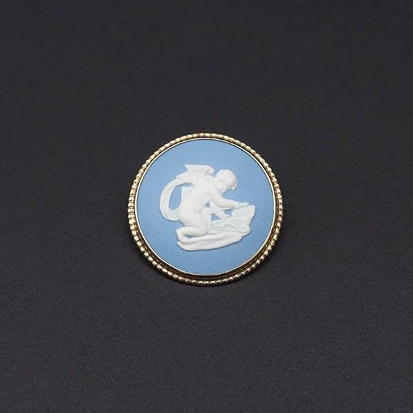 ウェッジウッド ジャスパー エンジェルブローチ（ペールブルー）ゴールド | WEDGWOOD