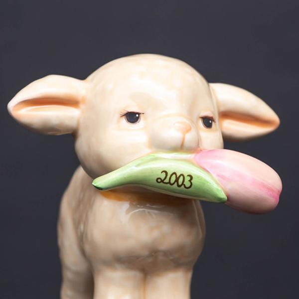 ゲーベル イヤーフィギュリン（2003年）『Lumb with Tulip