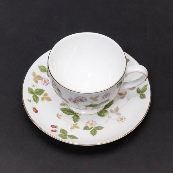 ウェッジウッド ワイルドストロベリー ティーカップ＆ソーサー（リー） | WEDGWOOD | 02