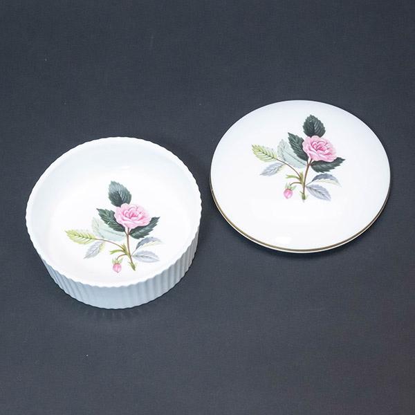 ウェッジウッドラウンドボックス WEDGWOOD（ウェッジウッド） ハザウェイローズ ラウンドボックス