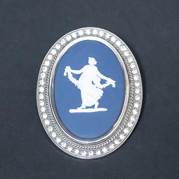 ウェッジウッド ジャスパー（ポートランドブルー） フローラルガール アンティークブローチ | WEDGWOOD