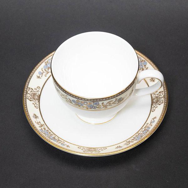 ウエッジウッド　クリブデン　カップ&ソーサー、デザート皿、ディナー皿各3点セット フェスティビティ アイボリー プレート 21cm|WEDGWOOD公式オンラインストア