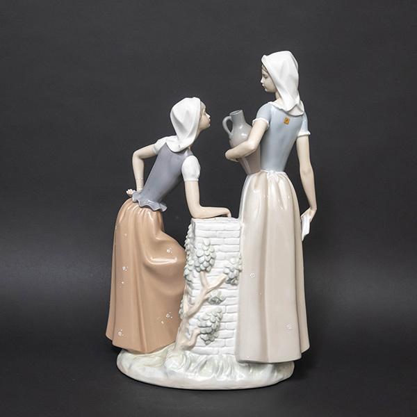 NAO フィギュリン 『Talking（おしゃべり）』 | NAO | 02