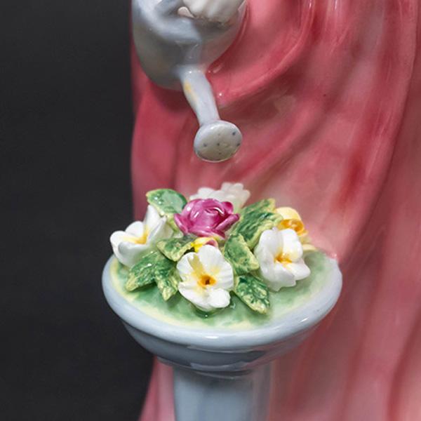 ロイヤルドルトン フィギュリン 愛の言葉コレクションより〜レッドレッドローズ ロイヤルドルトン フィギュリン 愛の言葉コレクションより〜レッド