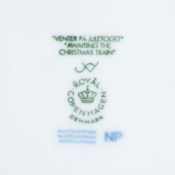ロイヤル・コペンハーゲン イヤープレート（2004年）『A waiting the christmas train（クリスマス列車を待ちながら）』 | ROYAL COPENHAGEN | 03
