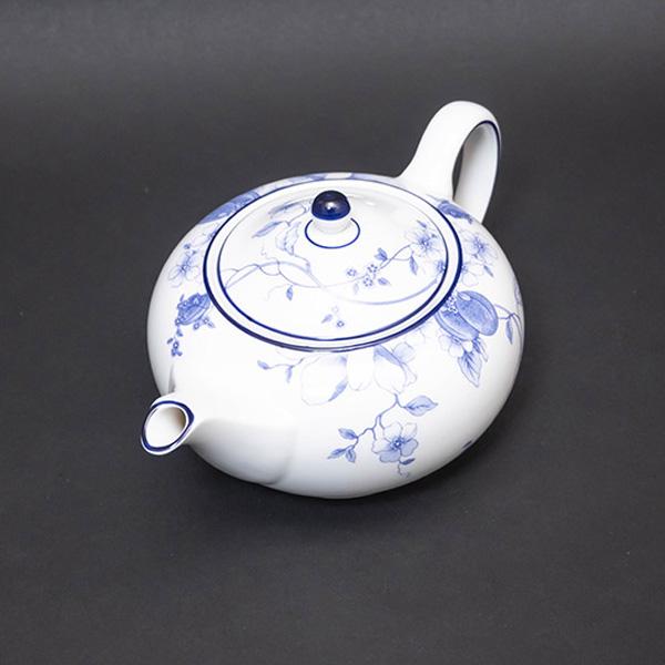 ウェッジウッド の 陶器 の ティーポット ウェッジウッド アレクサンドラ・シャンパン ティーポット（S） | 洋食