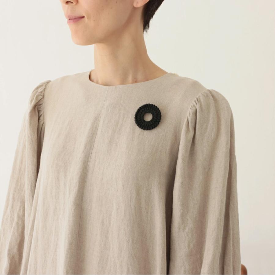 000 トリプル・オゥ ディスクブローチ TRIPLE O トリプルオゥ ゴールド シルバー ブラック |  | 05