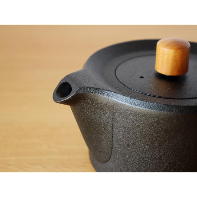 スワローポット 0.6L 及富 南部宝生堂 南部鉄器 鉄瓶 急須 ih スワローポット 0.6L 及富 南部宝生堂 南部鉄器 鉄瓶 急須 ih