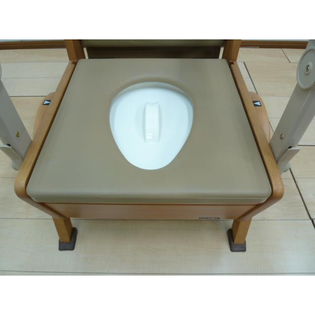 未使用品】 ウチヱ ポータブルトイレ さわやか 木製チェア ライト