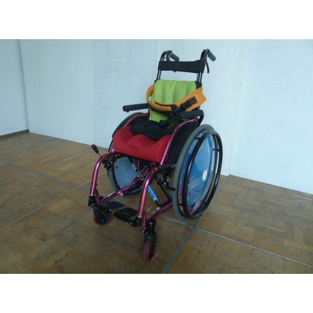 【中古】FORCE 自走 こども用 車いす 折りたたみ 背折れ 車椅子 車イス 介助 介護 自走式 ベルト付 背面ブレーキ 車輪ロック 子供 中古】FORCE 自走 こども用 車いす 折りたたみ 背折れ 車椅子 車イス
