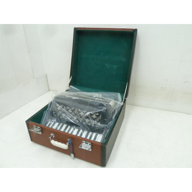 中古】Baile アコーディオン 30鍵盤 ハードケース 教本 付き 中古】Baile アコーディオン 30鍵盤 ハードケース 教本 付き