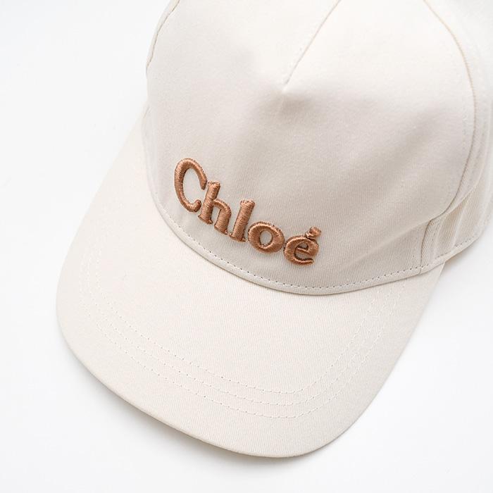 CHLOE クロエ キャップ 帽子 C20871 CH26SB20871 キッズ ホワイト コットン コントラストカラー キッズウェア ロゴ刺しゅう バックストラップ 大人も使えるの画像