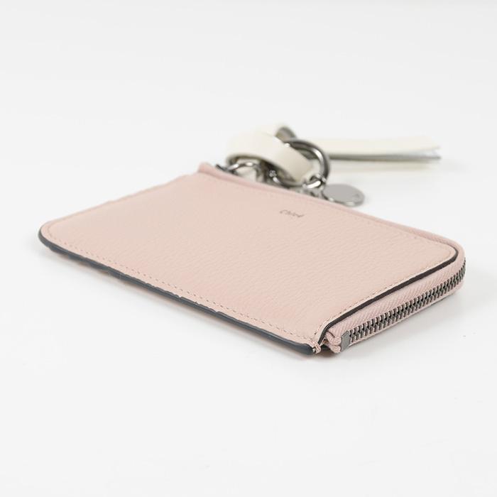 Chloe クロエ　ピンクベージュ　レザー名刺入れ ロゴ金具付き　カード入れ Chloe クロエ カードケース 名刺入れ 本革 レザー チャーム ロゴ