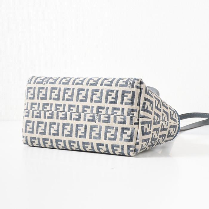 ア*キ様 Fendi ベージュキャンバス ポーチ ア*キ様 Fendi ベージュキャンバス ポーチ（FENDIのレディース