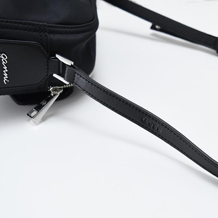 GANNI（ガニー） バッグ ショルダーバッグ BUCKY バッキー CAMERA BAG