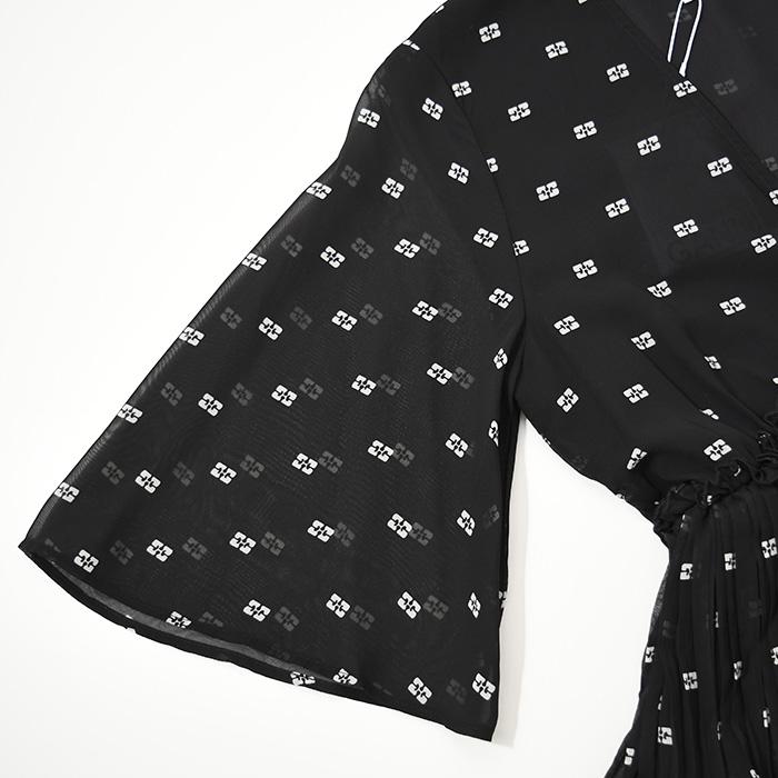 GANNI（ガニー） トップス プリーツ ジョーゼット Vネック Pleated