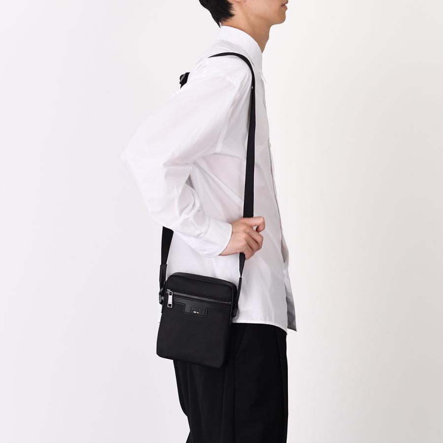 極美品　未使用に近い　ヒューゴボス　メンズ　ビジネスバッグ　ショルダーバッグ HUGO BOSS（ヒューゴ・ボス） ボディバッグ 鞄 メンズ ショルダー ロゴ
