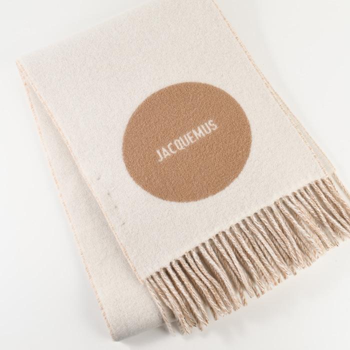 JACQUEMUS（ジャックムス） マフラー L'ECHARPE ROND CARRE ウール