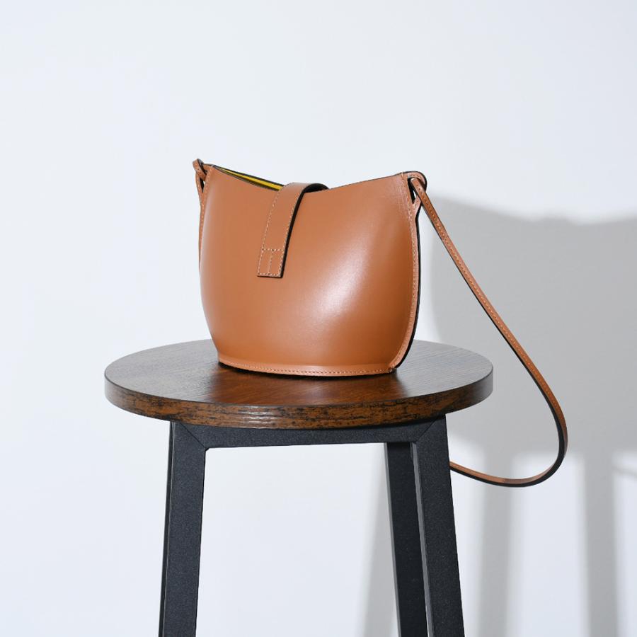 【新品訳あり】 LOEWE ロエベ モールド バケットバッグ A546Z49X01 ショルダーバッグ レディース ブラウン 斜め掛け ミニ アナグラム ロゴ 人気 おすすめ ギフト プレゼント 【CEG2648115310】(95645円)