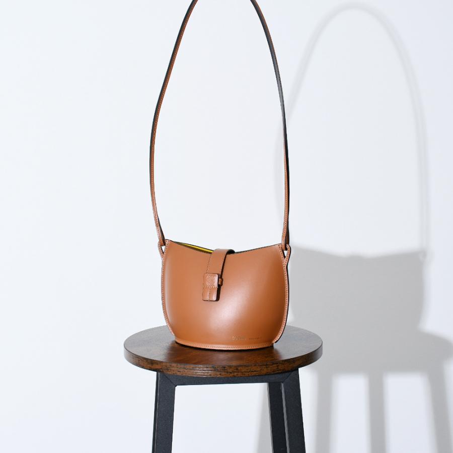 【新品訳あり】 LOEWE ロエベ モールド バケットバッグ A546Z49X01 ショルダーバッグ レディース ブラウン 斜め掛け ミニ アナグラム ロゴ 人気 おすすめ ギフト プレゼント 【CEG2648115310】(95645円)