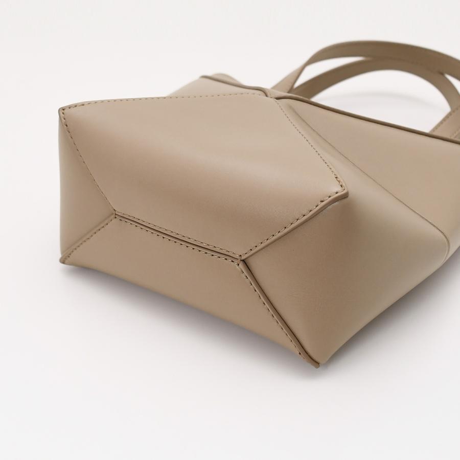 LOEWE ロエベ　ショルダーバッグ LOEWE（ロエベ） 【再入荷予定なし】 ショルダーバッグ ハンドバッグ