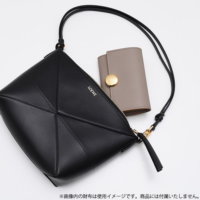 LOEWE（ロエベ） バッグ パズルフォルド ポーチ シャイニーナパカーフ