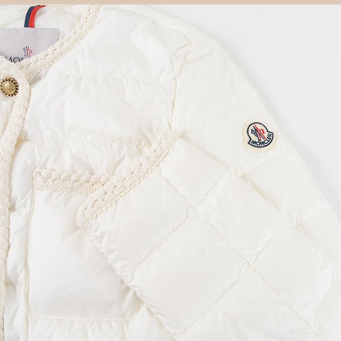 モンクレール　ARISTEOショートダウンジャケット　ライトダウン　ノーカラー MONCLER (モンクレール) 編み込みトリム ゴールドボタン ノー