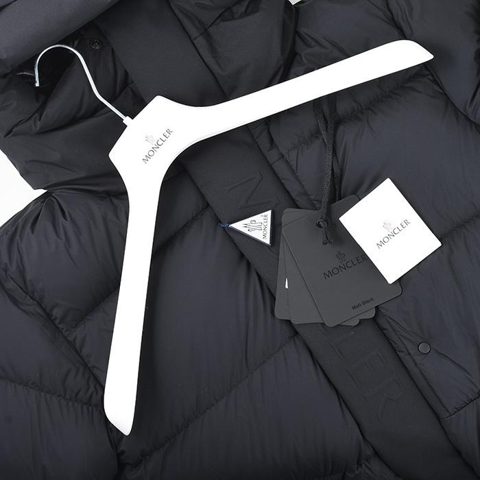 MONCLER（モンクレール） アウター ダウン マデイラ MADEIRAショート