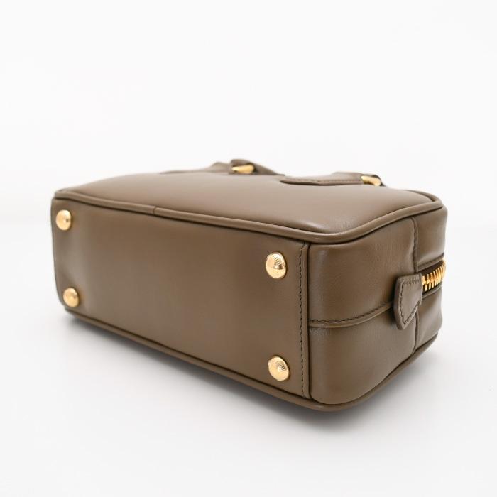 最終価格 miumiu アルカディレザーショルダーバッグブラウン miu miu（ミュウミュウ） 【9/25新入荷】MIU MIU ハンドバッグ