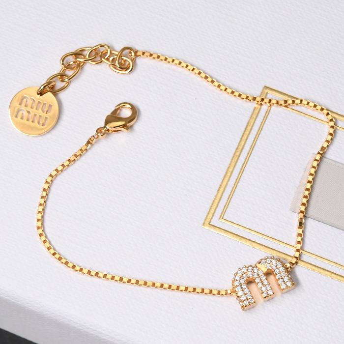 miu miu（ミュウミュウ） ブレスレット アクセサリー クリスタル付