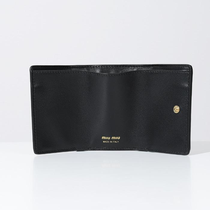 miu MIU ミュウミュウ ウォレット 折りたたみ財布 パテント miu MIU ミュウミュウ ウォレット 折りたたみ財布 パテント