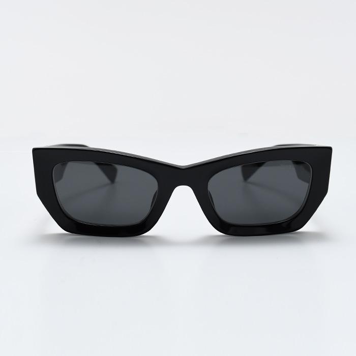 極美品 miu miu グリンプス サングラス 箱付き メタルロゴ 極美品 miu miu グリンプス サングラス 箱付き メタルロゴ