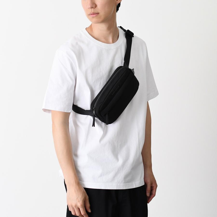 MAISON KITSUNE メゾン キツネ ポシェット バッグ ナイロン バムバッグ QU05113 WB0043 メンズ ユニセックス ブラック ナイロン クロスボディ ベルトバッグ 爆買の画像