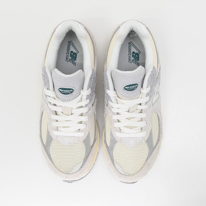 New Balance（ニューバランス） スニーカー 靴 M2002R レディース オフ