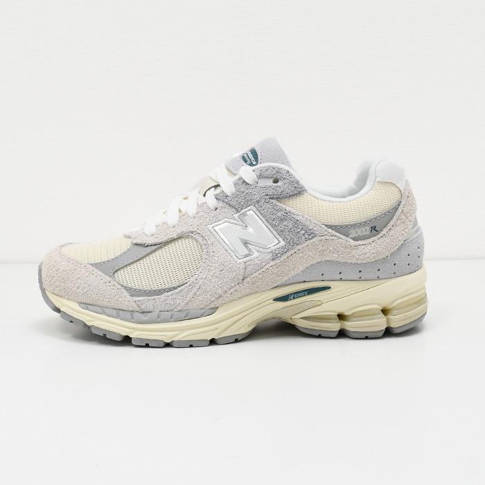 ✨美品✨new balance ニューバランスM2002R EKホワイト　23 New Balance（ニューバランス） スニーカー 靴 M2002R レディース オフ