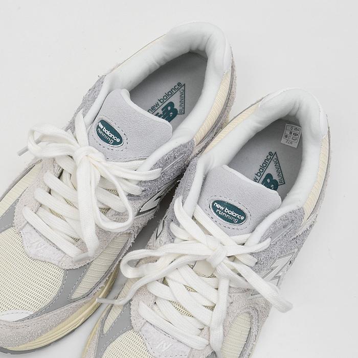 New Balance（ニューバランス） スニーカー 靴 M2002R レディース オフ