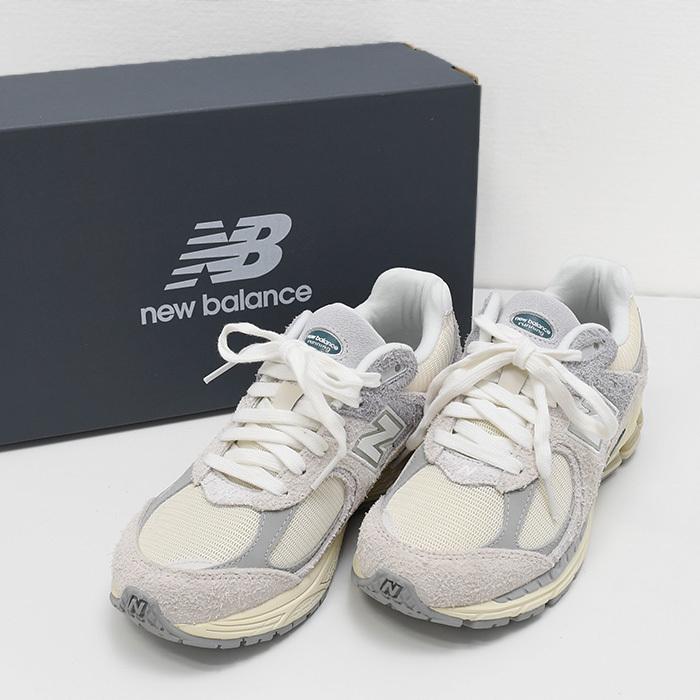 New Balance（ニューバランス） スニーカー 靴 M2002R レディース オフ