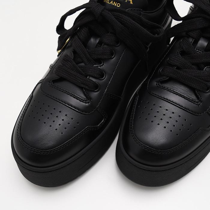 PRADA ダウンタウン ボールド レザー スニーカー