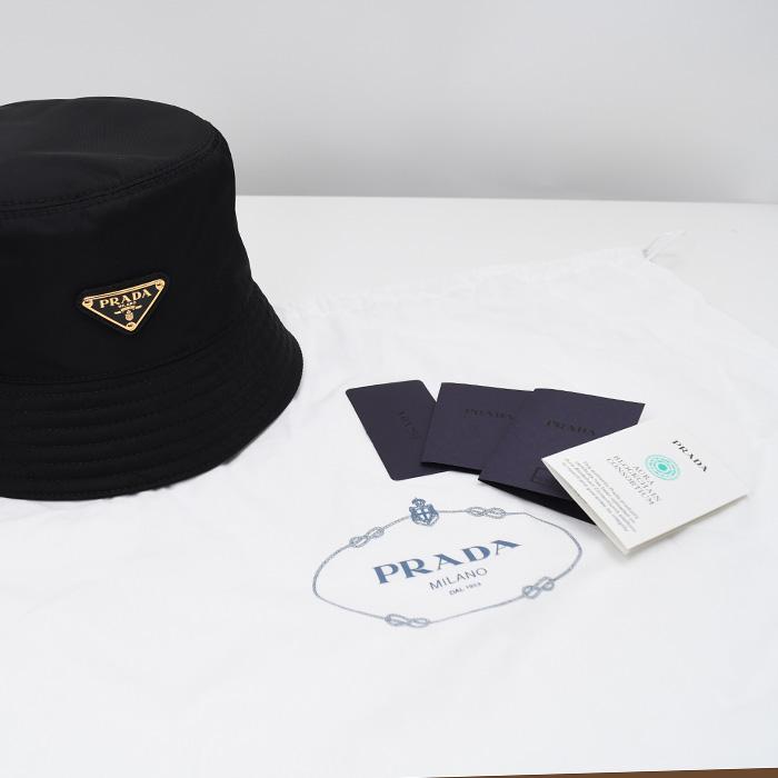 PRADA (プラダ) Re Nylon 三角ロゴ バケットハット　ホワイト PRADA (プラダ) Re Nylon 三角ロゴ バケットハット ホワイト