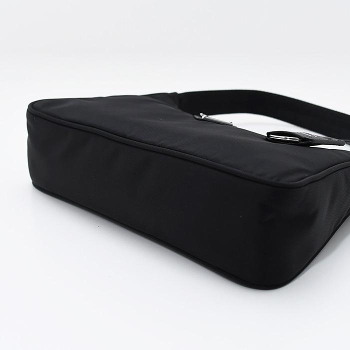 出品9月末までプラダ Re-Edition 2000 Re-Nylonミニバッグ PRADA】プラダ『Re-Edition 2000 ナイロン ミニバッグ』1NE515