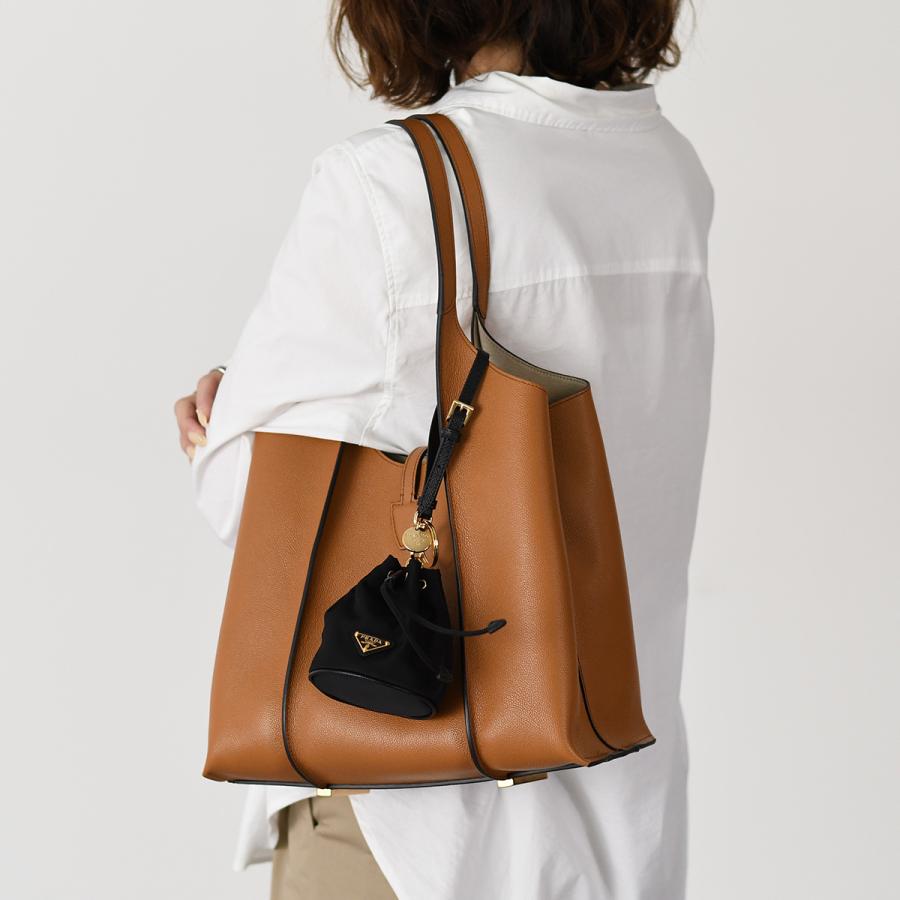 PRADA（プラダ） キーチャーム キーホルダー リナイロン ミニアイコン